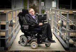 Murió a los 76 años, el físico Stephen Hawking