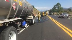 Criminales balean pipa que transportaba gasolina en la Siglo XXI